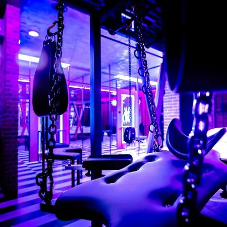 Apartamento Nikisz Red Bdsm *