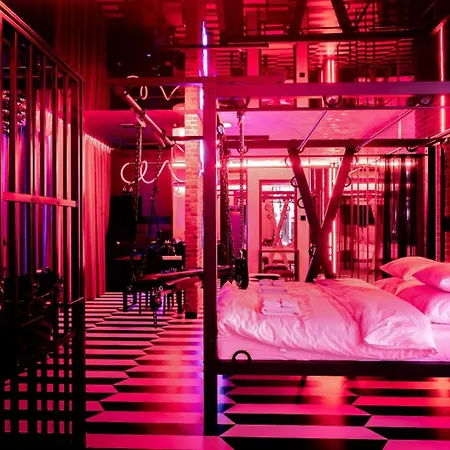 Apartment Nikisz Red Bdsm Kattowitz
