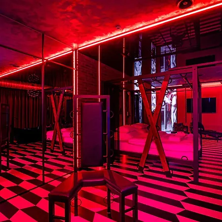 Nikisz Red Bdsm Apartment
