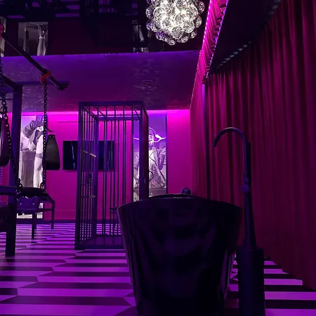 Apartamento Nikisz Red Bdsm *