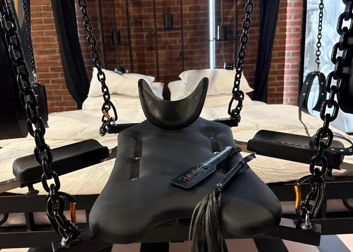 Apartamento Nikisz Red Bdsm