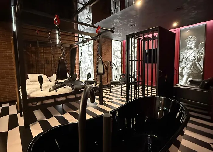 דירה Nikisz Red Bdsm