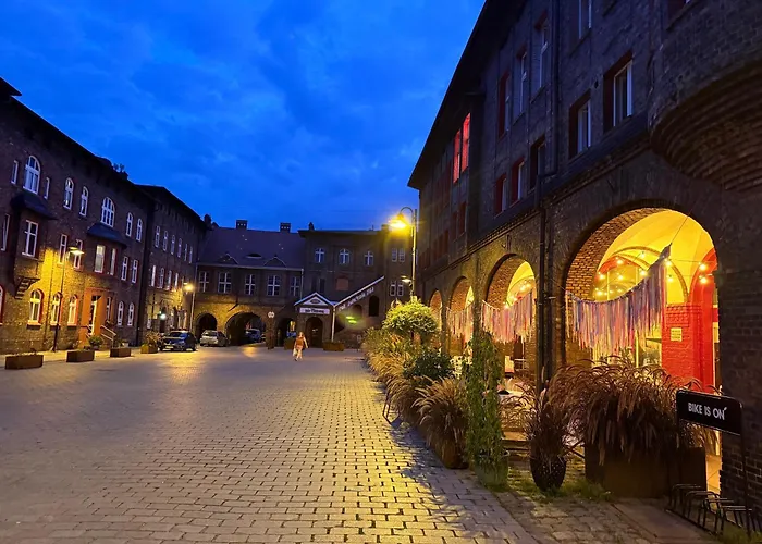 דירה Nikisz Red Bdsm